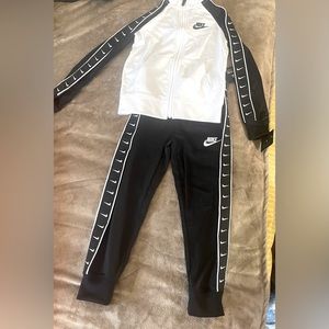 Nike children outfit new size 5